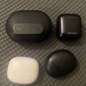 Lot of 3 earbuds